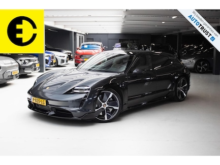 Porsche Taycan Cross Turismo 0