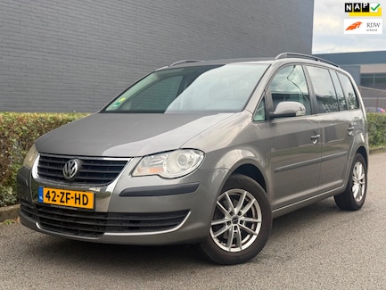 Volkswagen Touran 0