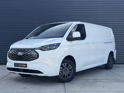 Ford E-Transit Custom 0