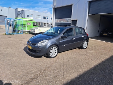 Renault Clio 0