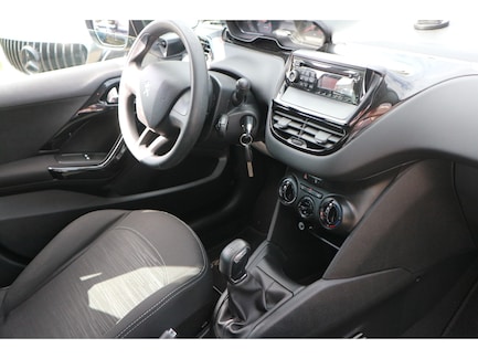 Peugeot 208 0