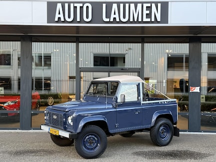 Land Rover Defender 0