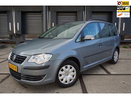 Volkswagen Touran 0