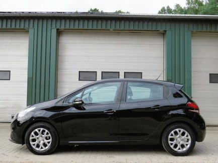 Peugeot 208 0