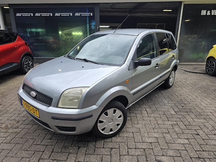 Ford Fusion 0