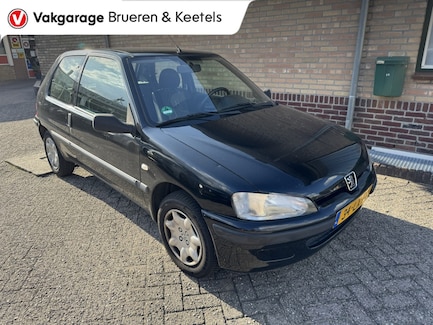 Peugeot 106 0