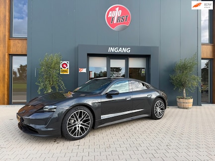 Porsche Taycan 0