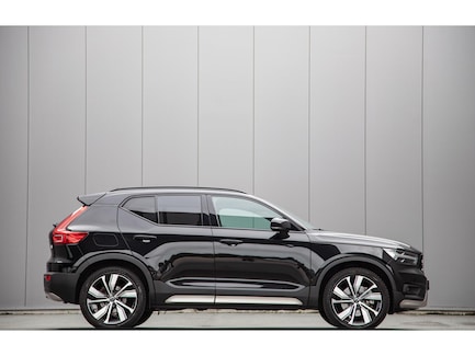 Volvo XC40 0