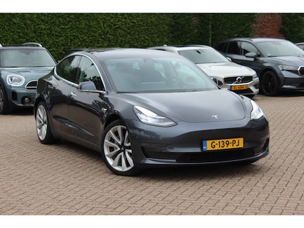 Tesla Model 3 0