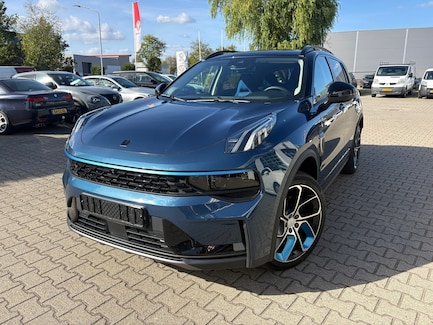 Lynk & Co 01 0