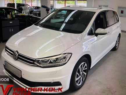 Volkswagen Touran 0