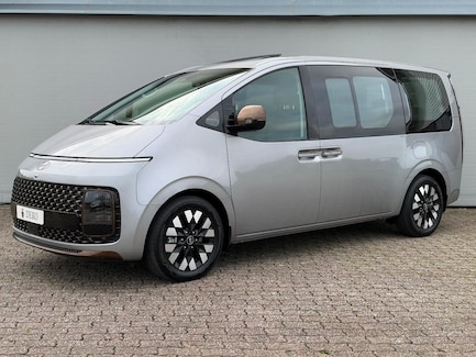 Hyundai Staria 0