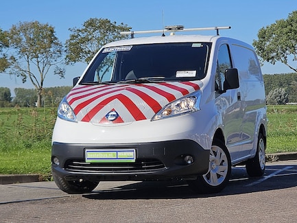 Nissan E-NV200 0