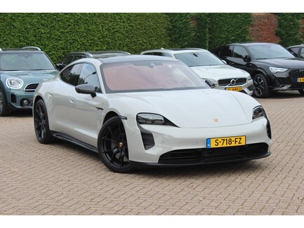 Porsche Taycan 0