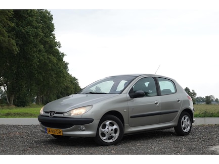 Peugeot 206 0