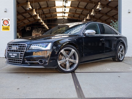 Audi S8 0