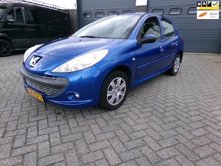 Peugeot 206+ 0
