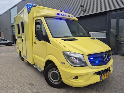 Mercedes-Benz Sprinter Ambulance 0