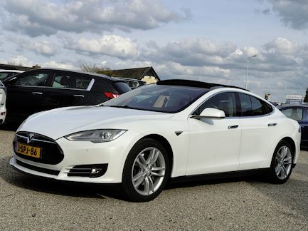 Tesla Model S 0