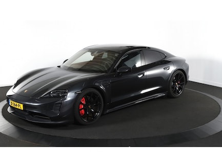 Porsche Taycan 0