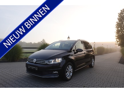Volkswagen Touran 0