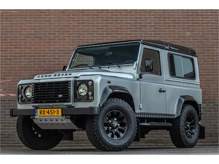 Land Rover Defender 0