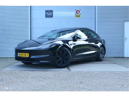 Tesla Model 3 0