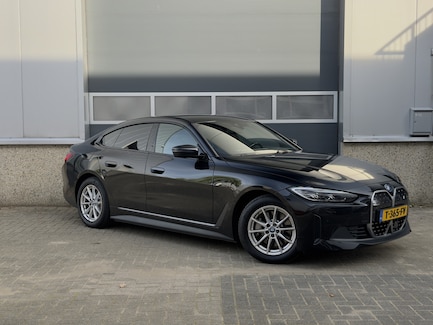 BMW i4 0