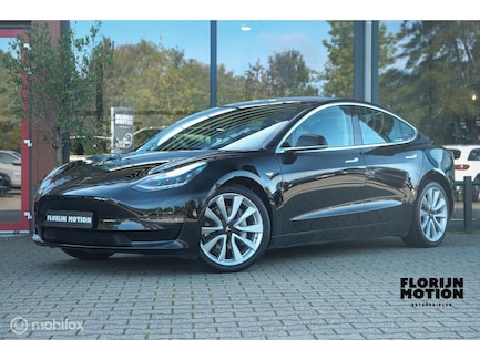 Tesla Model 3 0