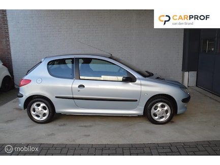 Peugeot 206 0