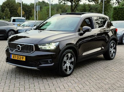 Volvo XC40 0