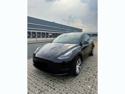 Tesla Model Y 0