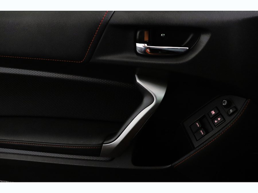 Toyota GT86 2.0 D-4S 200 ch • Propulsion • Boîte manuelle 6 • Cuir • GPS • Sièges chauffants