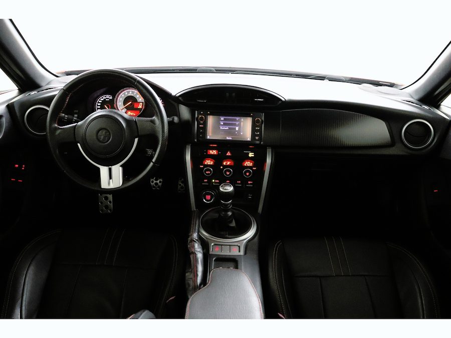 Toyota GT86 2.0 D-4S 200 ch • Propulsion • Boîte manuelle 6 • Cuir • GPS • Sièges chauffants
