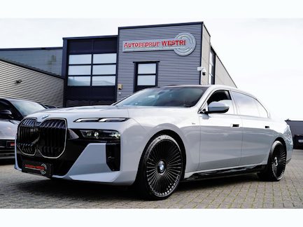 BMW i7 0