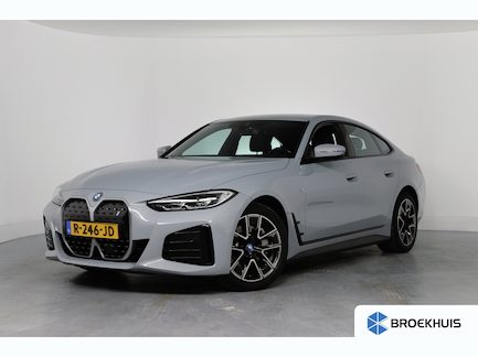 BMW i4 0