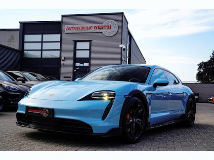 Porsche Taycan Cross Turismo 0