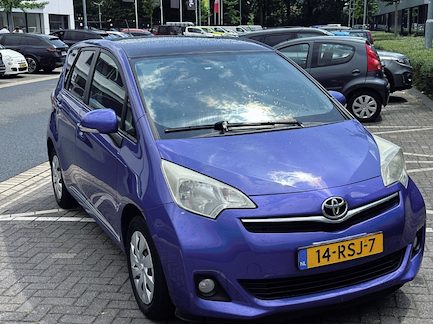 Toyota Verso-S 0