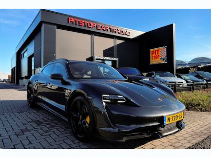 Porsche Taycan Cross Turismo 0