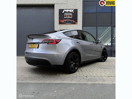 Tesla Model Y 0