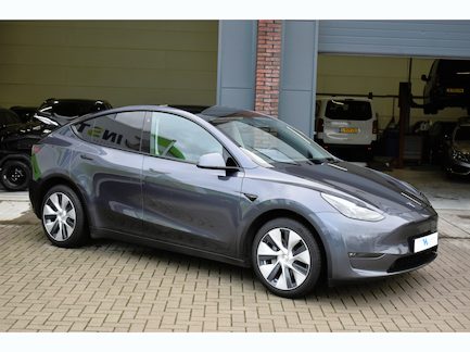 Tesla Model Y 0