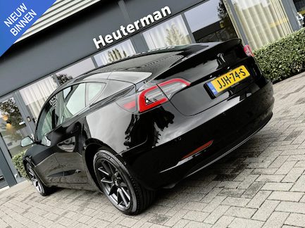 Tesla Model 3 0