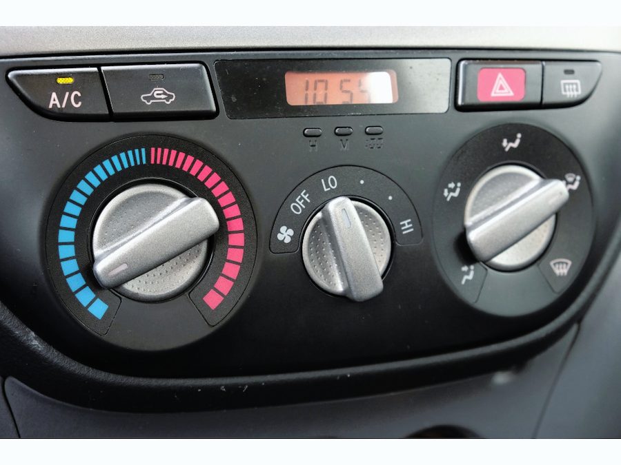 Toyota RAV4 2.0 VVT-i 150 ch 4x4 Sol • 5 portes • Clim • Différentiel autobloquant • Barres de toit