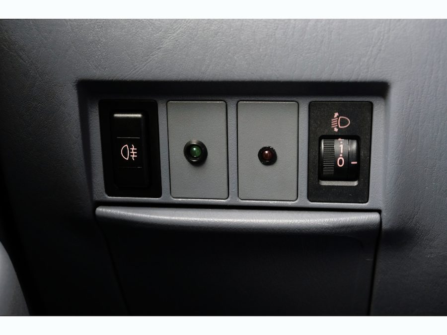 Toyota RAV4 2.0 VVT-i 150 ch 4x4 Sol • 5 portes • Clim • Différentiel autobloquant • Barres de toit