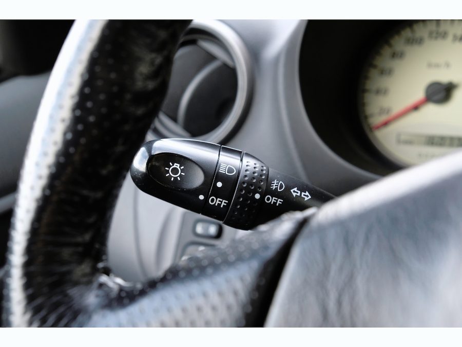 Toyota RAV4 2.0 VVT-i 150 ch 4x4 Sol • 5 portes • Clim • Différentiel autobloquant • Barres de toit