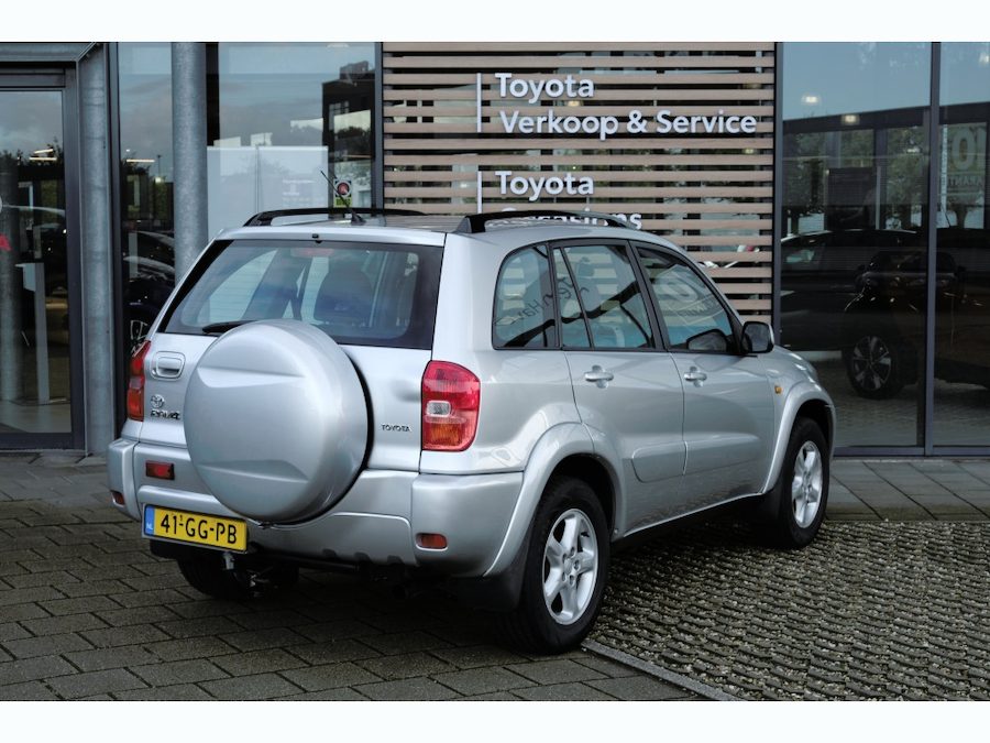 Toyota RAV4 2.0 VVT-i 150 ch 4x4 Sol • 5 portes • Clim • Différentiel autobloquant • Barres de toit