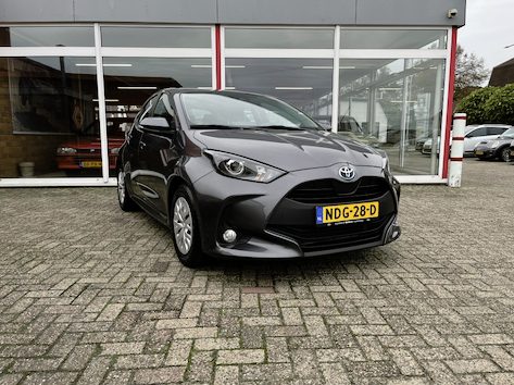 Toyota Yaris Hybride benzine [NDG-28-D] | AutoTrack