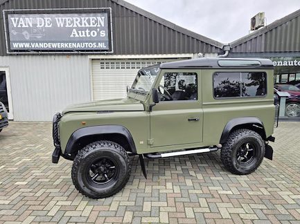 Land Rover Defender 0