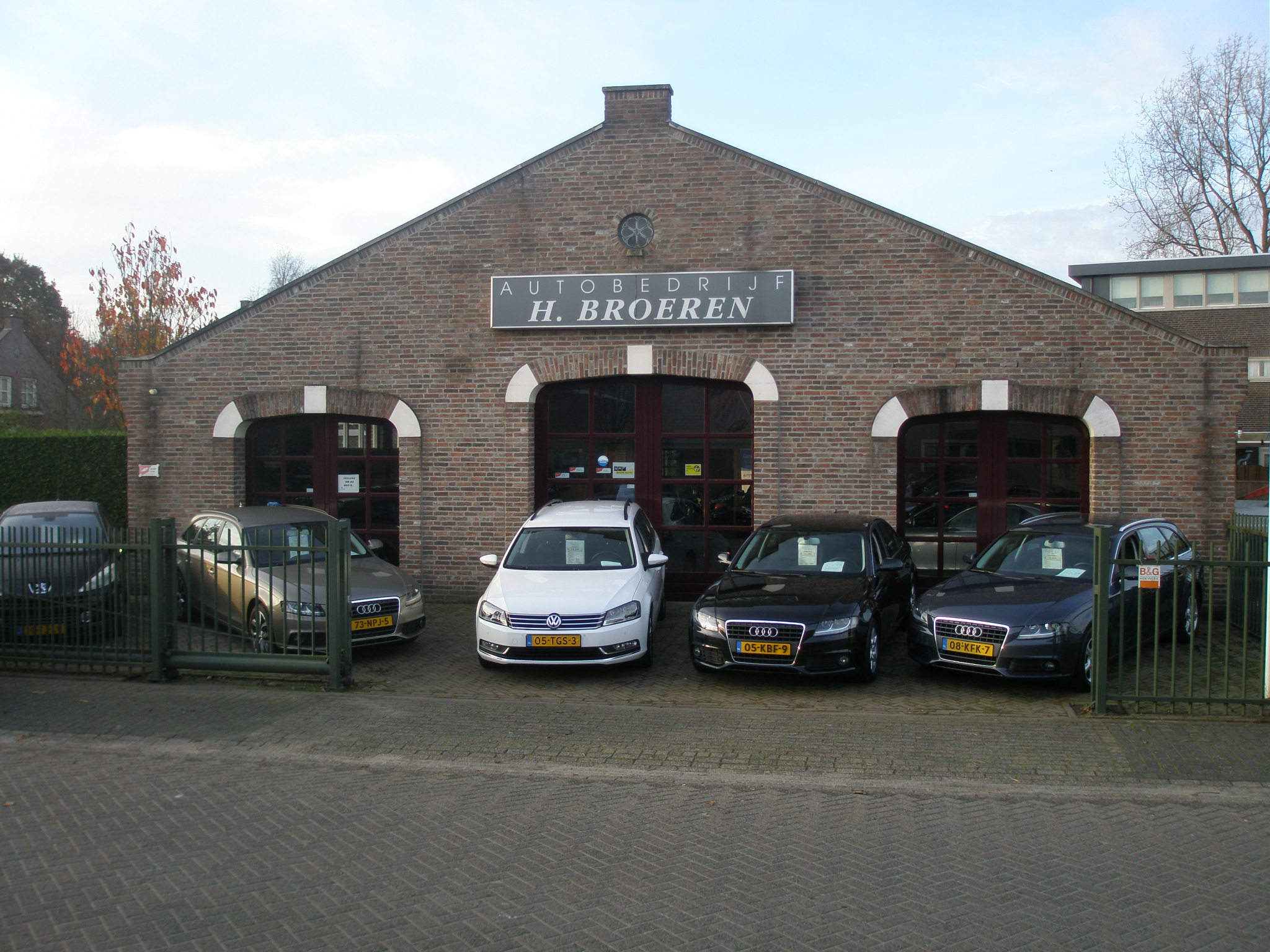 Autobedrijf Harrie Broeren V.O.F.