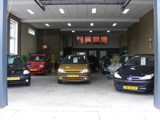 Autobedrijf Rene Van Den Hout